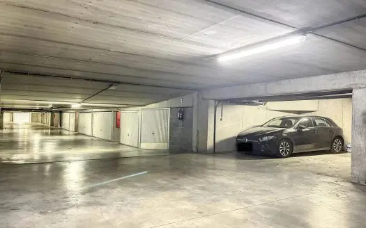 Garage / parking à louer  13 m², 100 €
