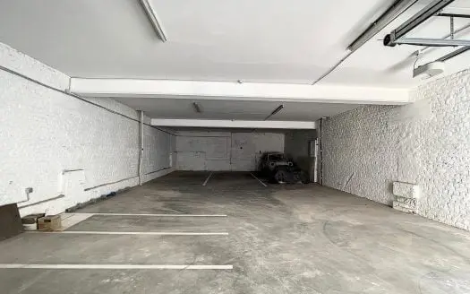 Garage / parking à vendre  125 m², 125000 €