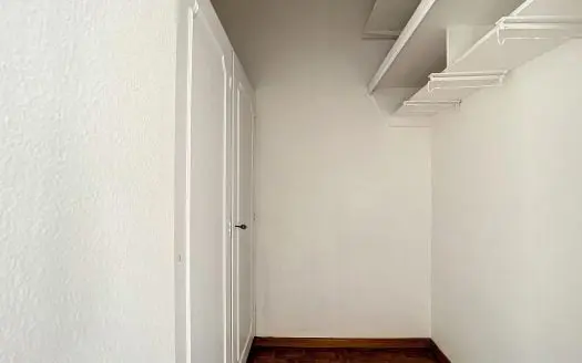 Flat for sale  1 bedroom 58 m², 245000 €
