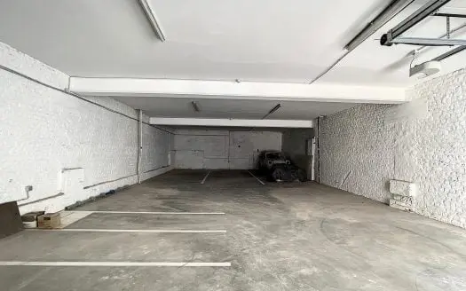 Garage / parking for sale  125 m², 125000 €