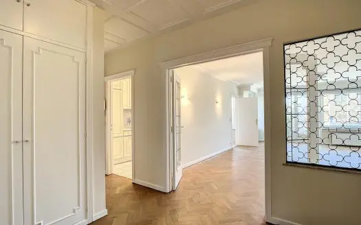 Appartement te huur  2 slaapkamers 105 m², 1200 €