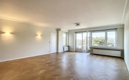 Appartement te huur  2 slaapkamers 105 m², 1200 €
