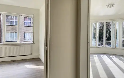 Flat for rent  2 bedrooms 94 m², 1300 €