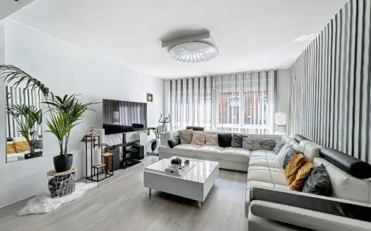 Huis te koop  3 slaapkamers 220 m², 215000 €