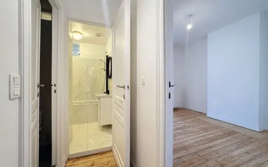 Appartement à louer  1 chambre 75 m², 1300 €