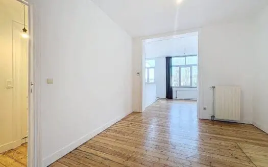 Flat for rent  1 bedroom 75 m², 1300 €