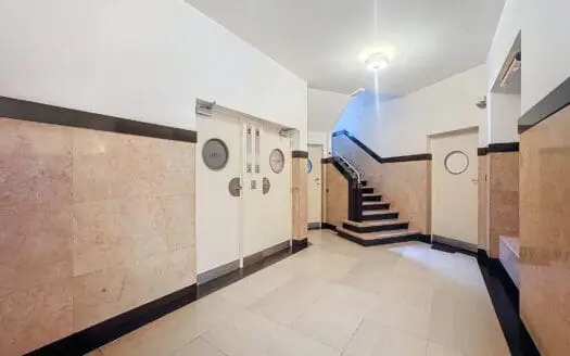 Appartement à louer  2 chambres 136 m², 1350 €