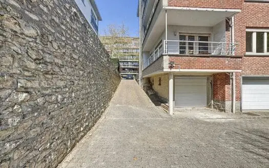 Garage / parking à louer  16.5 m², 150 €