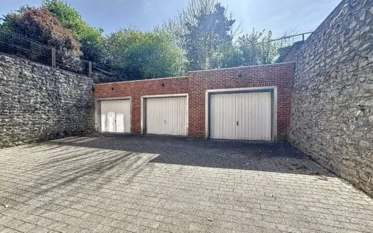 Garage / parking à louer  16.5 m², 150 €