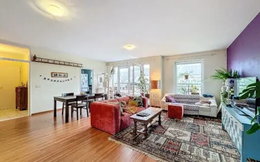 Flat for sale  2 bedrooms 115 m², 295000 €