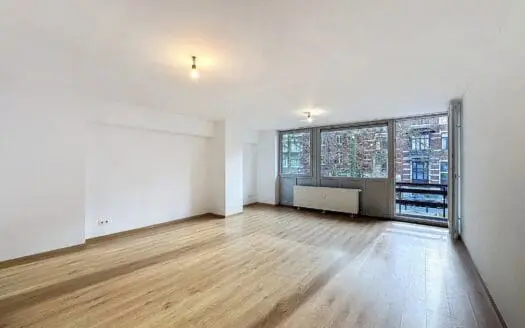 Flat for sale  3 bedrooms 105 m², 125000 €