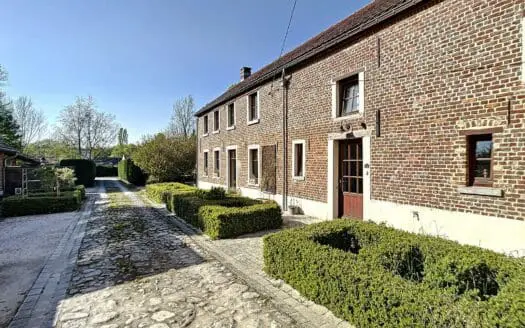 Maison à louer  3 chambres 230 m², 1800 €