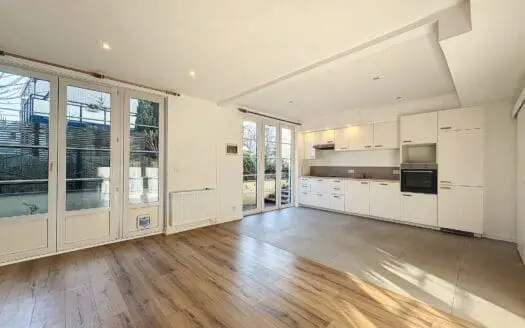 Flat for rent  1 bedroom 55 m², 900 €