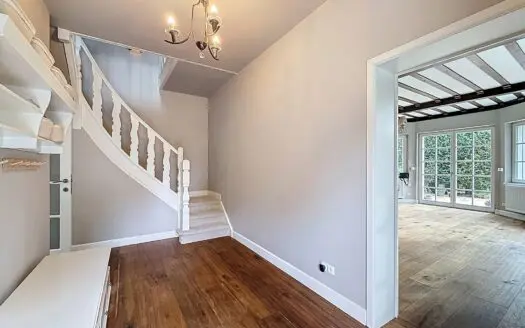 House for sale  4 bedrooms 220 m², 925000 €