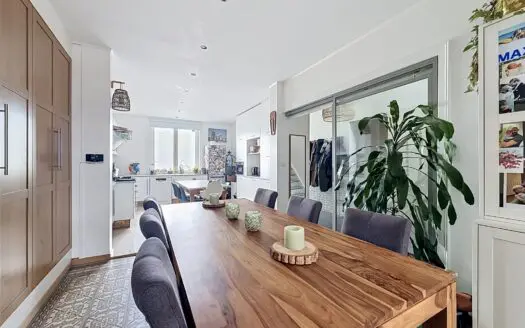 Huis te koop  6 slaapkamers 245 m², 695000 €