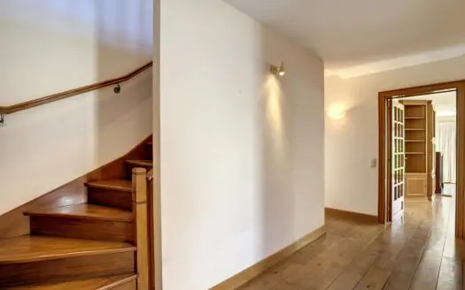 House for sale  4 bedrooms 270 m²