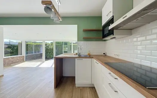 House for rent  3 bedrooms 125 m², 1600 €