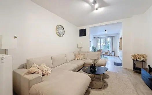 Flat for sale  1 bedroom 70 m², 295000 €