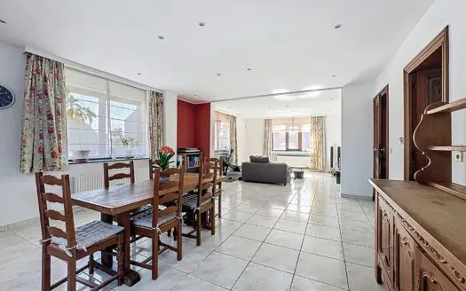 Huis te koop  5 slaapkamers 326 m², 399000 €