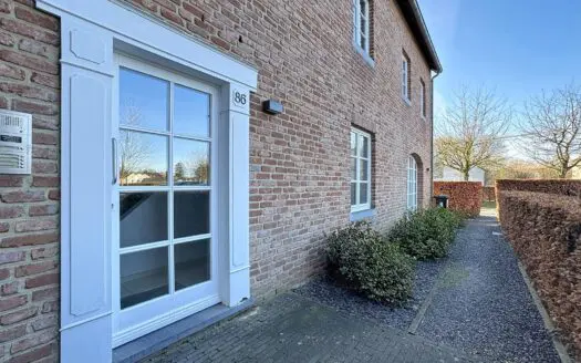 Appartement à louer  1 chambre 77 m², 900 €