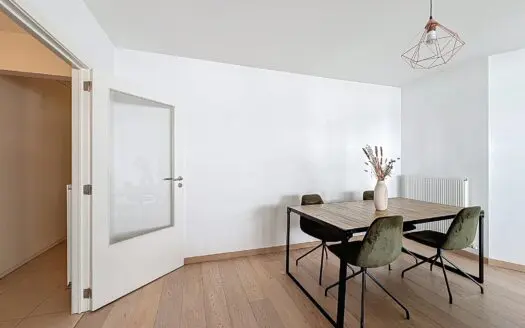 Appartement à louer  2 chambres 91 m², 1300 €