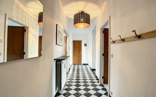 Appartement à louer  2 chambres 92 m², 1300 €