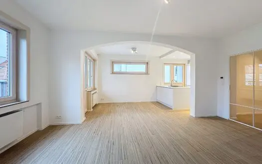 Appartement te huur  2 slaapkamers 97 m², 1400 €
