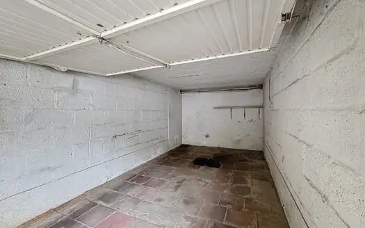 Garage / parking à louer  13 m², 150 €