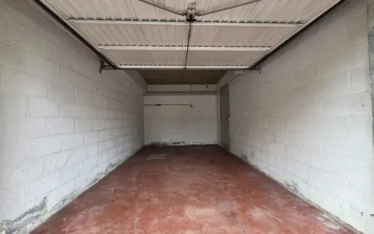 Garage / parking à louer  16 m², 150 €