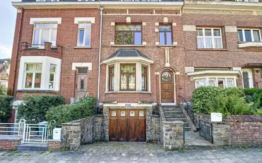 Maison à louer  2 chambres 155 m², 1750 €