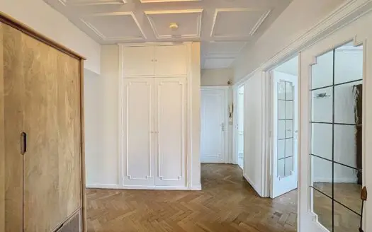 Flat for sale  2 bedrooms 105 m², 395000 €