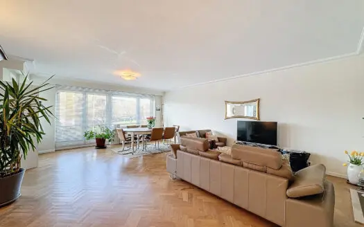 Flat for sale  2 bedrooms 105 m², 395000 €
