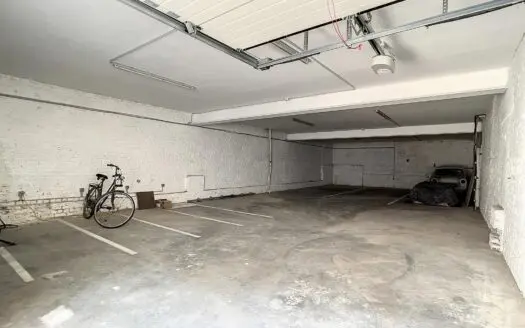 Garage / parking for sale  125 m², 125000 €