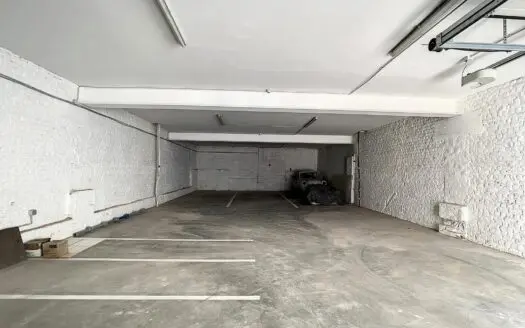 Garage / parking for sale  125 m², 125000 €