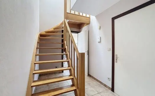 Flat for rent  1 bedroom 75 m², 850 €