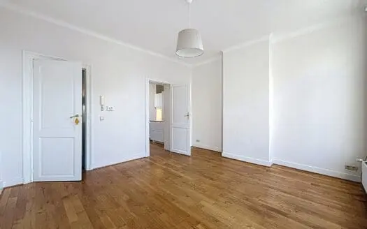 Flat for rent  2 bedrooms 100 m², 1400 €