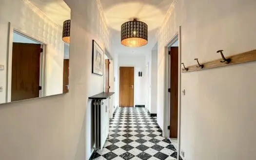 Flat for rent  2 bedrooms 92 m², 1300 €