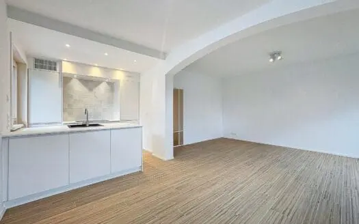 Flat for rent  2 bedrooms 95 m², 1400 €