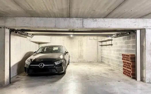 Garage / parking for rent  13 m², 100 €