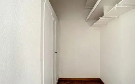 Flat for sale  1 bedroom 58 m², 245000 €