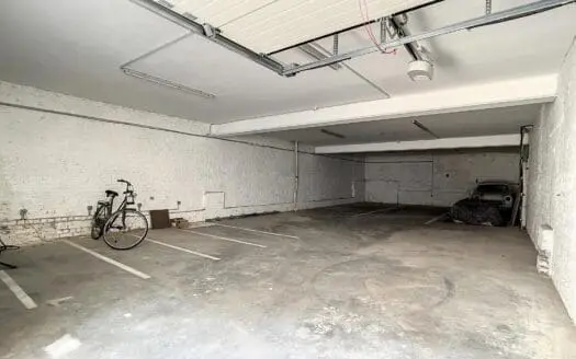 Garage / parking for sale  125 m², 125000 €