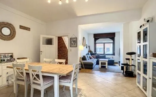 House for sale  3 bedrooms 150 m², 385000 €