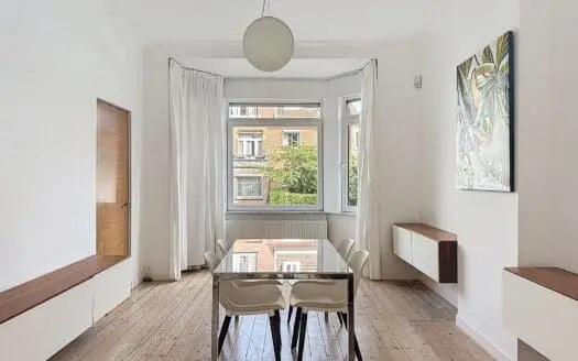 House for sale  4 bedrooms 200 m², 735000 €