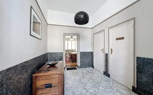 House for sale  4 bedrooms 265 m², 575000 €