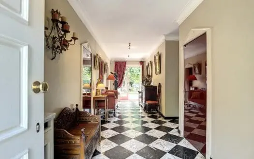 House for sale  6 bedrooms 400 m², 599000 €