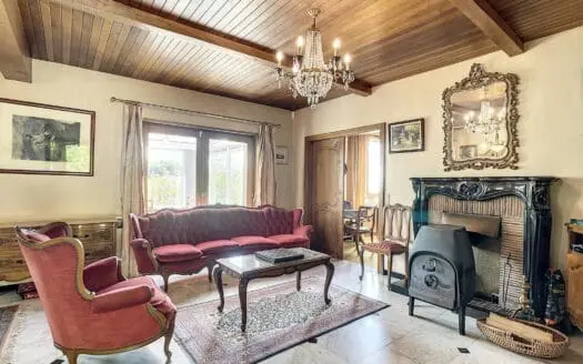 House for sale  7 bedrooms 310 m², 485000 €