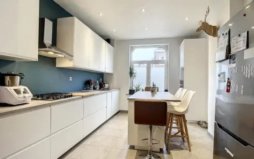 Huis te koop  3 slaapkamers 145 m², 395000 €