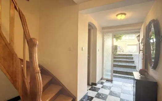 Huis te koop  3 slaapkamers 160 m², 490000 €
