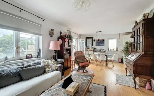 Appartement à louer  2 chambres 130 m², 1300 €