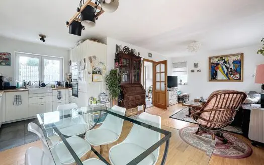 Appartement à louer  2 chambres 130 m², 1300 €